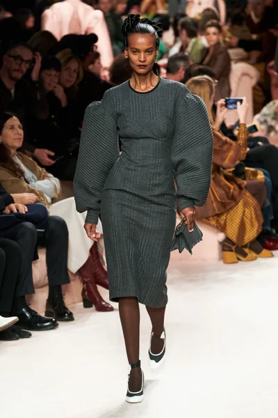 Look 3